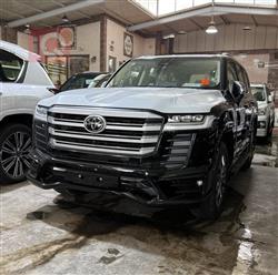 تۆیۆتا لاند کروزەر